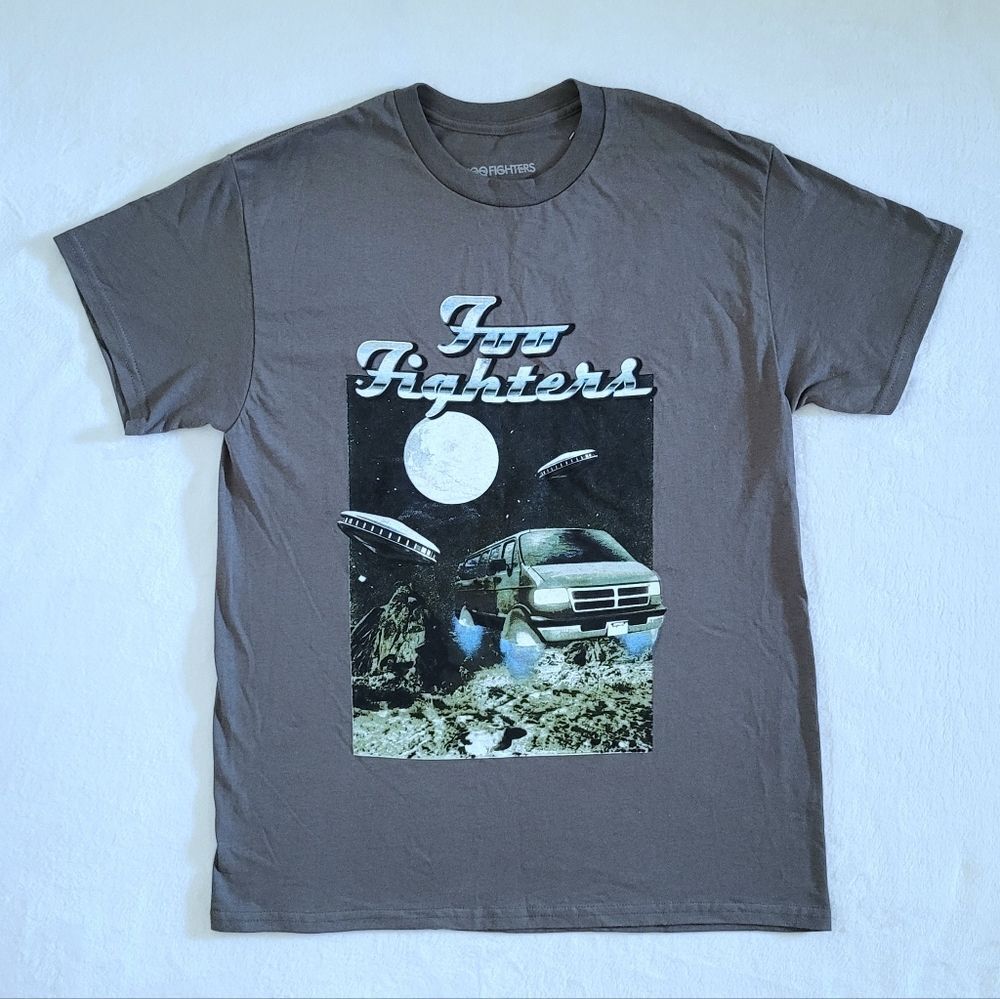 Foo Fighters🤺 (Canceled❌️) Van🚐 Tour Graphic Tee👕 - NWOT